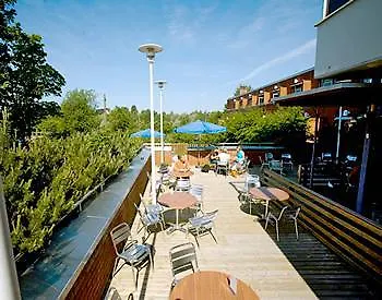 Kuninkaantie 3* 에스포