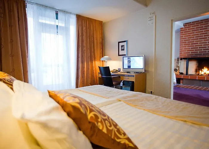 Hotel Kuninkaantie 3*